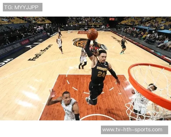 狄龙首节狂砍10分生涯总得分成功突破7000分大关创造新里程碑 狄龙首节狂砍10分生涯总得分成功突破7000分大关创造新里程碑