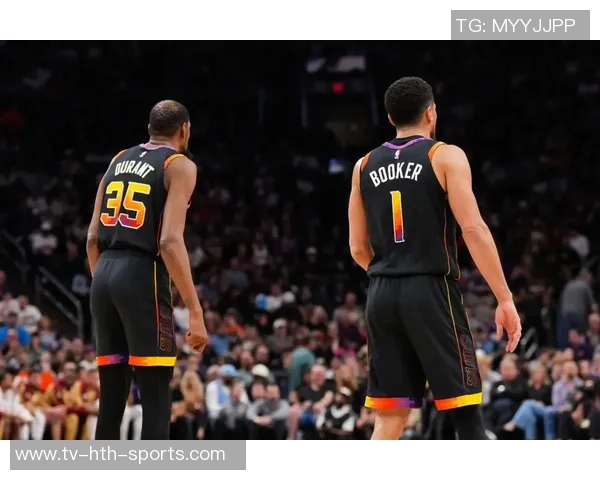 布克上半场火力全开三分球三记助力球队表现出色拿下11分3篮板3助攻1抢断 布克上半场火力全开三分球三记助力球队表现出色拿下11分3篮板3助攻1抢断