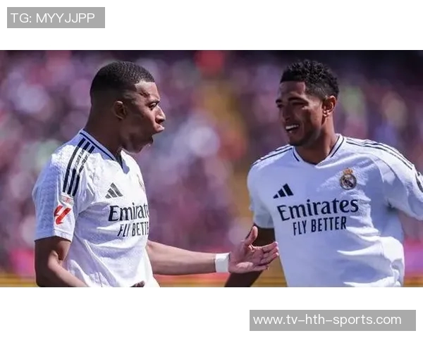 绝平巴黎伊桑与姆巴佩庆祝合影展现兄弟情深与奋斗历程 绝平巴黎伊桑与姆巴佩庆祝合影展现兄弟情深与奋斗历程