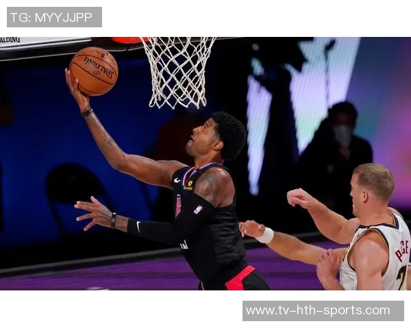 布劳恩展现排球技巧接穆雷长传双手垫球成功完成空接 布劳恩展现排球技巧接穆雷长传双手垫球成功完成空接