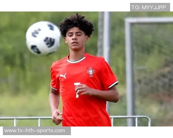 迷你罗替补登场上演U16国家队首秀父子同台的时刻即将到来